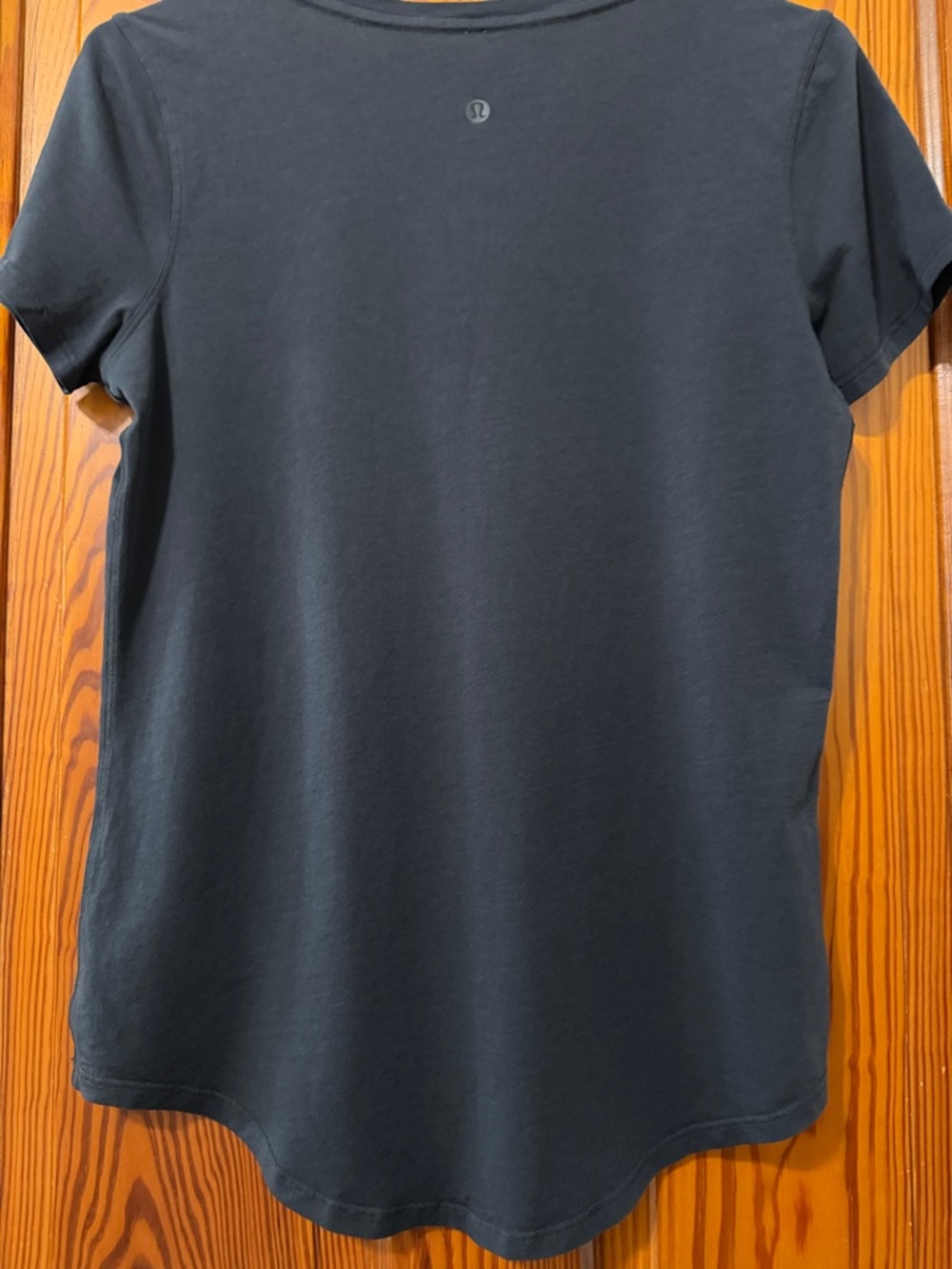 Lululemon Love Tee V Neck - Black - Pima Cotton Blend - Picture 7 of 9